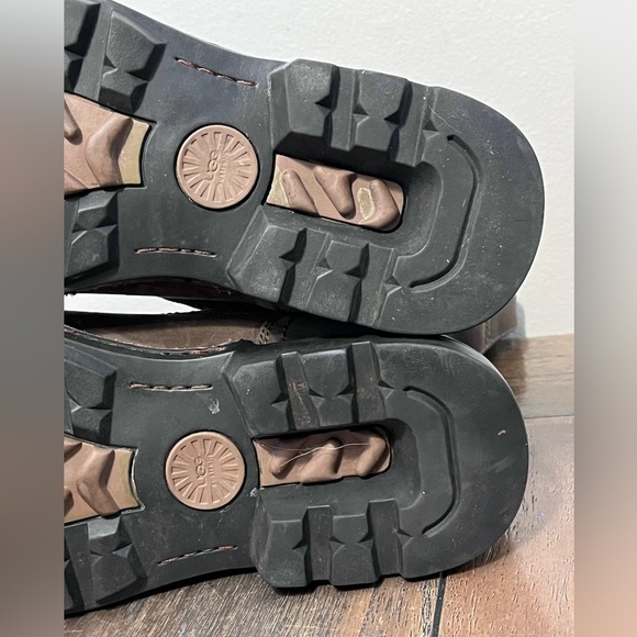 UGG Hartsville Brown Boots Mens size 9 - Picture 10 of 11